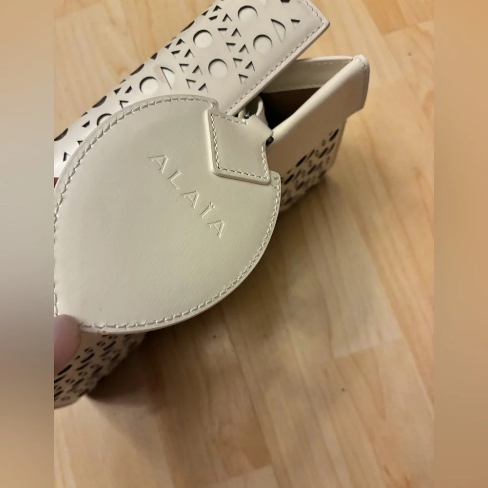 Alaïa Laser-Cut Vienne Leather Clutch